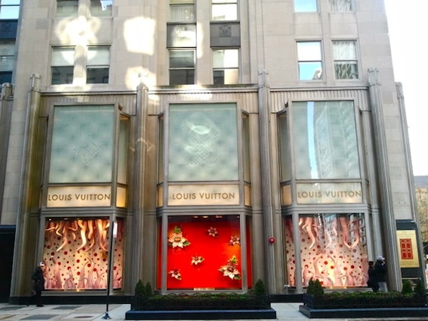 Louis Vuittonz-Yayoi Kusama window displays
